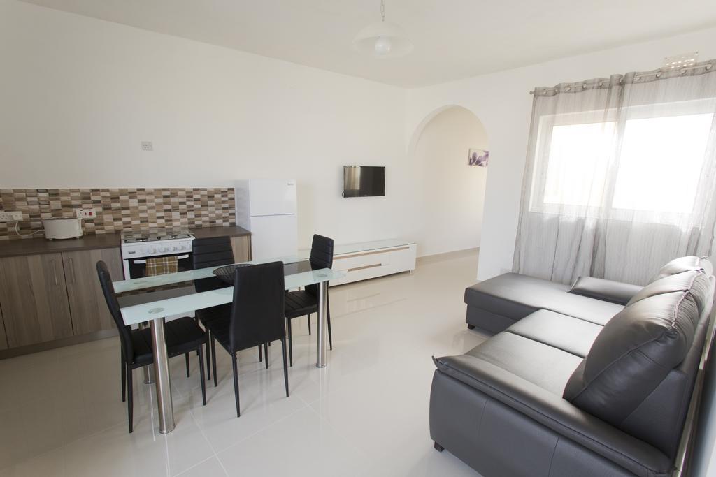 Ferienwohnung Dolphin Court Marsalforn Zimmer foto