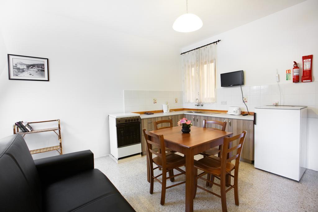 Ferienwohnung Dolphin Court Marsalforn Exterior foto